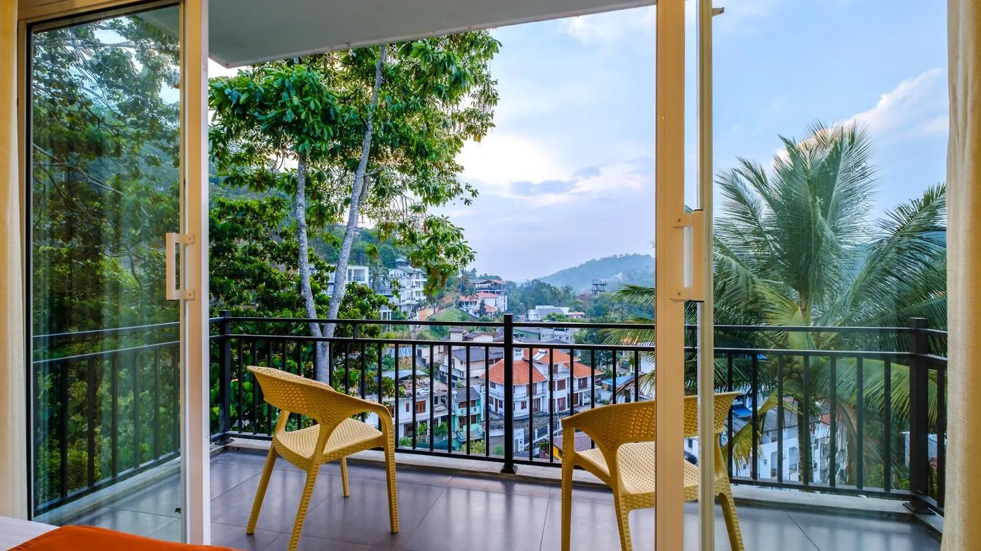 Hotel Queens Mount Ridge Kandy